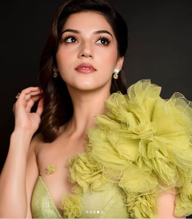 pattas movie actress mehreen pirzanda latest photo shoot