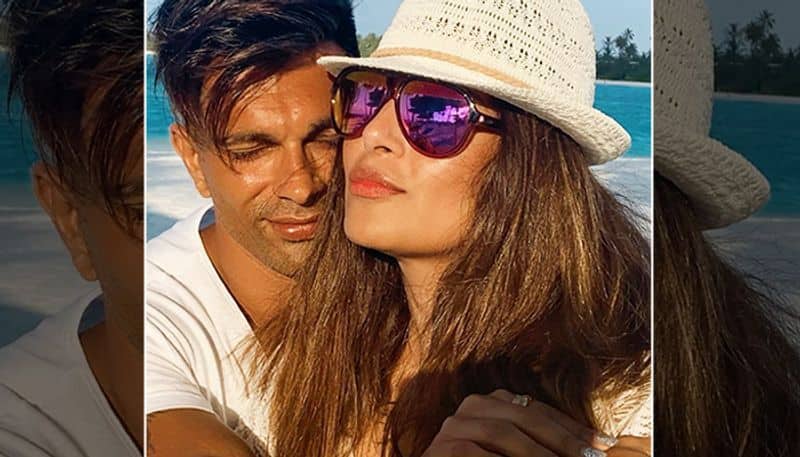 This cute couple always has its style game on point. Sharing this picture, Bipasha captioned it saying, "UsError! Filename not specified.️ #monkeylove."