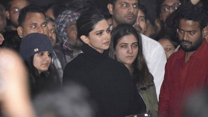 BJP MLA Raja Singh slams Deepika Padukone for JNU support, appeals to Hindus to boycott Chhapaak BJP MLA Raja Singh slams Deepika Padukone for JNU support, appeals to Hindus to boycott Chhapaak