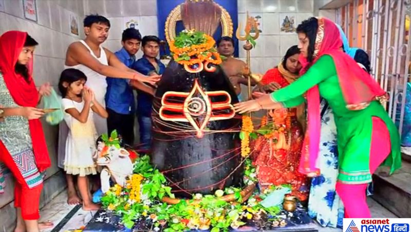 <p>রাজস্থানের অচলেশ্বর মহাদেব মন্দিরের শিবলিঙ্গের রঙ পরিবর্তন করা আজও একটি অলৌকিক বিষয় হয়ে দাঁড়িয়েছে। আজও এই রহস্যের কোনও সমাধান হয়নি।</p>