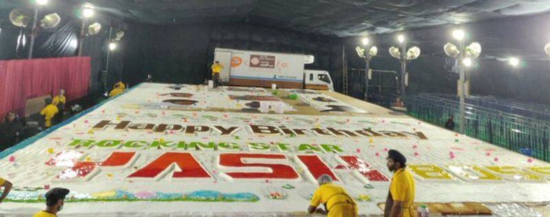 KGF Star Yash Fans Celebrate His Birthday With World Biggest Cake
