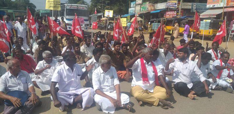 cpm party rode rock at Madurai melur  police arrested 100 cadres