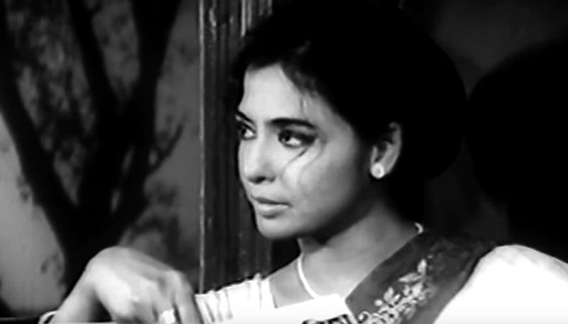 মন নিয়ে (১৯৮১)- মন নিয়ে ছবিতে দ্বৈত চরিত্রে অভিনয় করেছিলেন সুপ্রিয়া দেবী। বিপরীতে ছিলেন উত্তম কুমার। দুই বোনের ভূমিকাতে দেখা গিয়েছিল তাঁকে।
