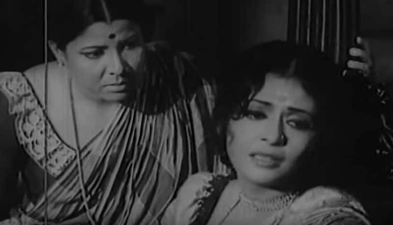সন্ন্যাসী রাজা (১৯৭৫)- সন্ন্যাসী রাজা ছবিতে উত্তম কুমারের স্ত্রীর ভূমিকাতে অভিনয় করেছিলেন। সেই ছবিতে তাঁর চরিত্র প্রশংসিত হয়েছে একাধিকবার।