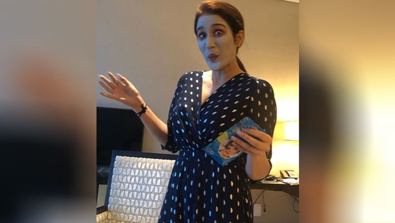 Wife Sagarika, is 7 years younger than Zaheer Khan, his family agreed for marrige after watching chak de india KPB