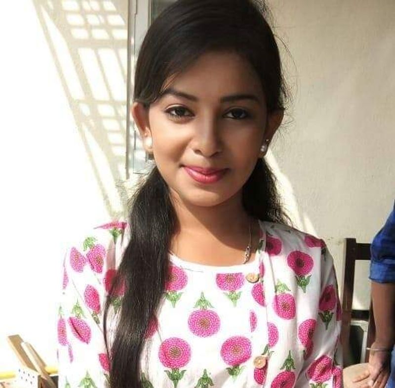 sandalwood-actress-vijayalaxmi-escaped-with-director Photos