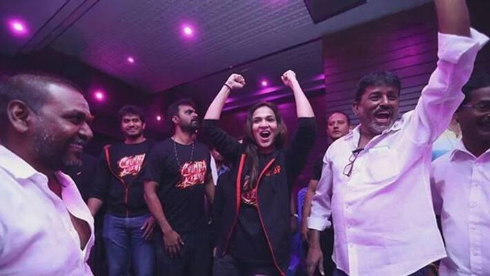 Rajinikanth's Darbar First Day First Show: Daughters Soundarya, Aishwarya's Posts Say It All Rajinikanth's Darbar First Day First Show: Daughters Soundarya, Aishwarya's Posts Say It All