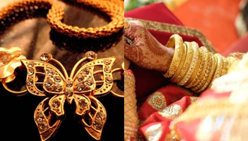 gold price was little decreased on sankranthi festival