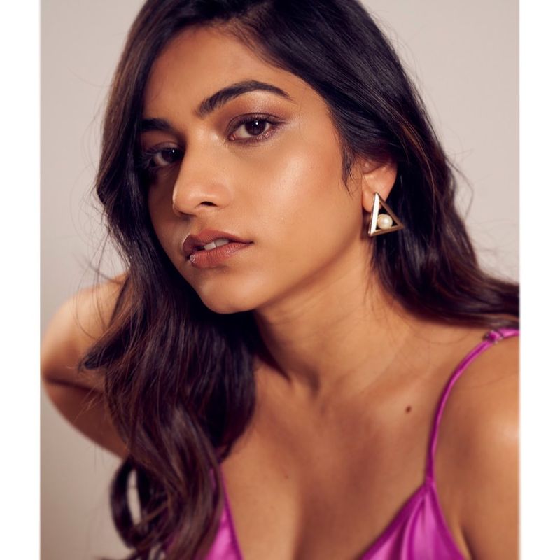 Bigg boss contestant punarnavi bhupalam bold photo going viral