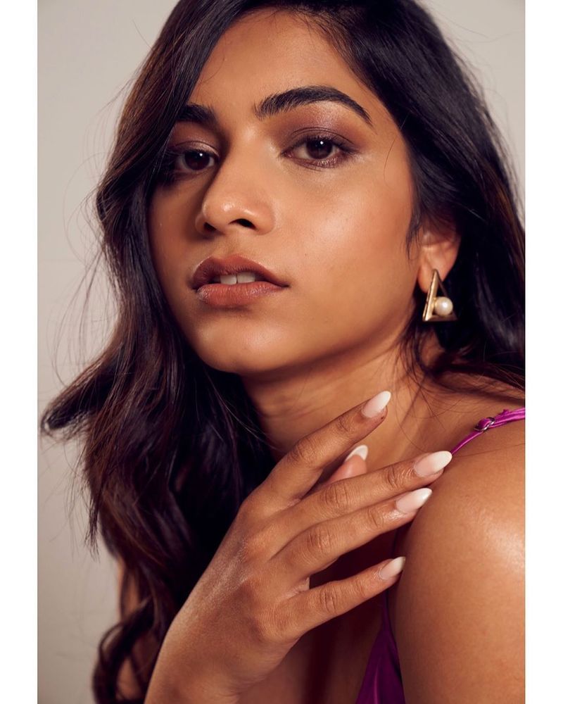 Bigg boss contestant punarnavi bhupalam bold photo going viral