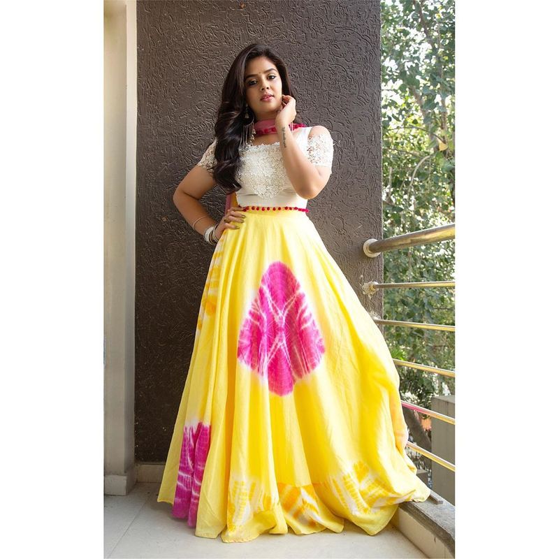 sree mukhi instagram glamour pics