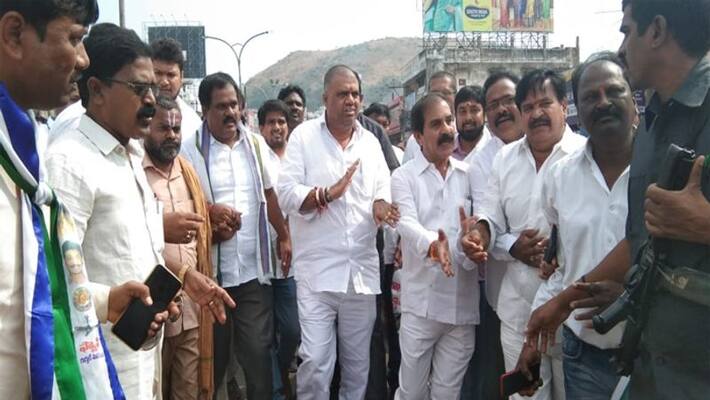 minister avanti srinivas fires on pawan kalyan minister avanti srinivas fires on pawan kalyan