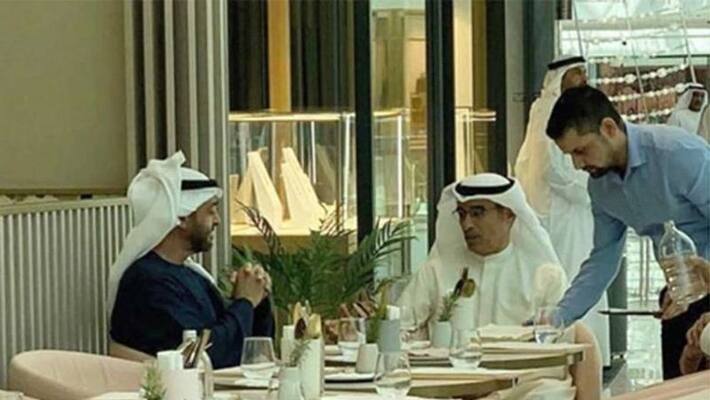 Sheikh Mohamed Bin Zayed spotted in Dubai Mall Sheikh Mohamed Bin Zayed spotted in Dubai Mall