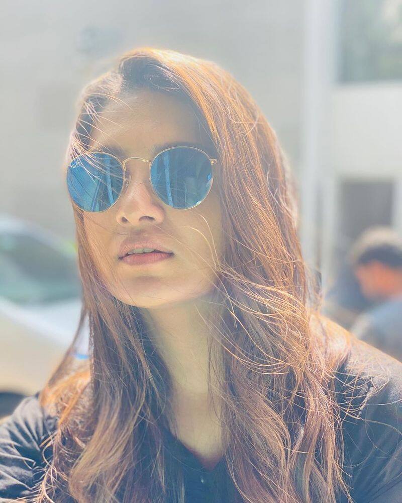 Actress Vani Bhojan Cute Stylish Photo With Cooling Glass Going Viral