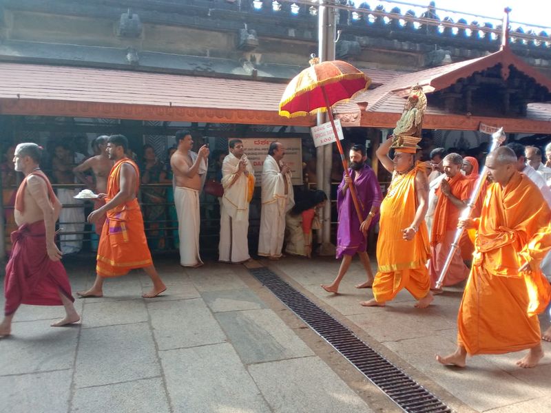 Famous singer-k-j-yesudas-celebrates-his-80th-birthday-at-kollur-mookambika-temple Udupi