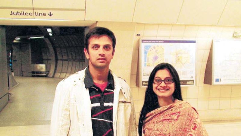 द्रविड़ साल 2003 में शादी के बंधन में बंधे थे। उनकी पत्नी का नाम विजता पेंढारकर है।