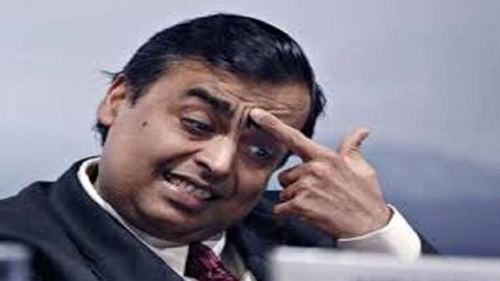 Mukesh Ambani in search of MD for Reliance Industries; family member ruled out Mukesh Ambani in search of MD for Reliance Industries; family member ruled out
