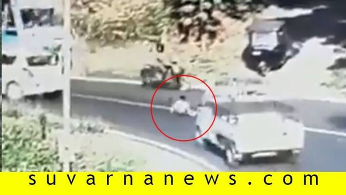 Scary Footage Shows Kid Falling Off Running Car In Kerala Miraculously Survives Scary Footage Shows Kid Falling Off Running Car In Kerala Miraculously Survives