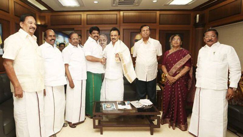 Wash out the AIADMK... Ruling party mlas brother selected as union leader