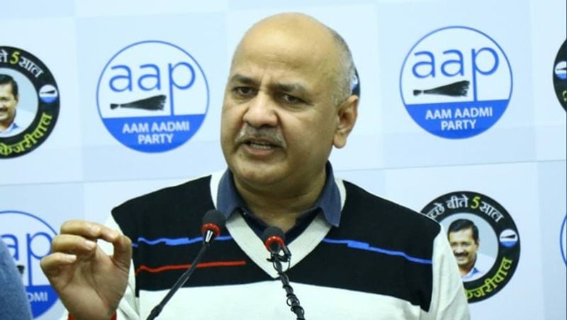 साल 2015 के हलफनामे में सिसोदिया ने उनकी पत्नी के 2008 में 8.70 लाख रुपये की संपत्ति खरीदने का दावा किया। उस समय उनकी पत्नी की अचल संपत्ति लगभग 20 लाख रुपये तक की थी। हालांकि उनकी पत्नी ने 2018 में 65 लाख की एक संपत्ति खरीदी है जबकि सिसोदिया की संपत्ति बढ़ने की बजाय बल्कि कम हुई है। अब कोई वाहन भी उनके नाम नहीं है। सिसोदिया के पास बस 20 हजार नकदी है तो बैंक में 4 लाख जमा हैं।