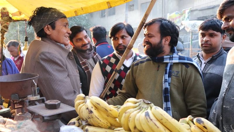 हालांकि त्रिशंकु स्थिति होने की वजह से विधानसभा चल नहीं पाई। आप ने 49 दिन के लिए सरकार बनाई मगर वह गिर गई और फिर राष्ट्रपति शासन लगा दिया गया। 2015 में विधानसभा को भंग कर फिर चुनाव की घोषणा हुई। आम आदमी पार्टी ने मॉडल टाउन से एक बार फिर अखिलेश पति त्रिपाठी को मैदान में उतारा। त्रिपाठी ने दोबारा भी ये सीट जीत ली। इस बार उनकी जीत का मार्जिन पिछले चुनाव से दोगुना था।