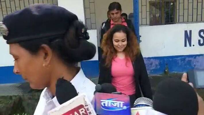 Young lady threatens to blow up Mumbai bound flight in Kolkata Young lady threatens to blow up Mumbai bound flight in Kolkata