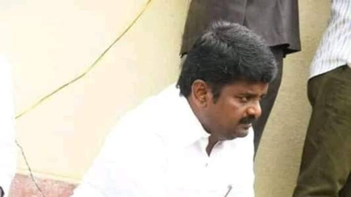 Is Vijaya Bhaskar comfortable? Test in 5 additional places .. screaming AIADMK volunteers. Is Vijaya Bhaskar comfortable? Test in 5 additional places .. screaming AIADMK volunteers.