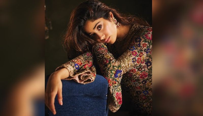 সদ্যই শেষ হয়েছে তার আপকামিং ছবি 'গুঞ্জন সাক্সেনাঃ দ্য কার্গিল গার্ল' এর শ্যুটিং। নিজেই সোশ্যাল মিডিয়ায় সেই খবর ভক্তদের জানিয়েছেন।