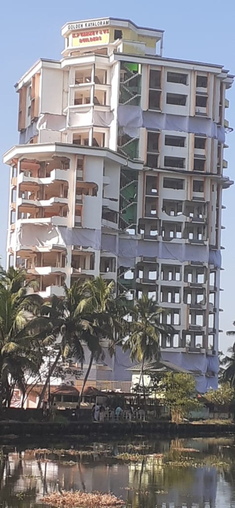maradu flat demolition photo story