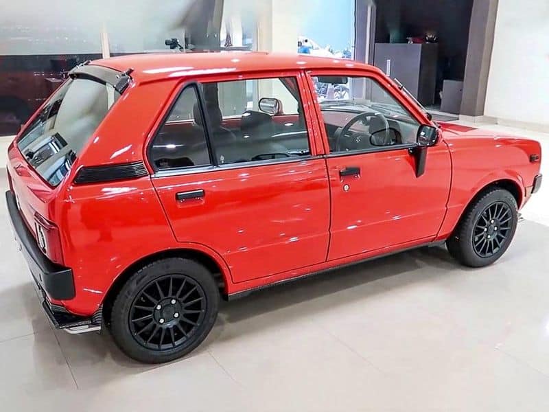 Retro 1984 Maruti 800 car restored with modern touch