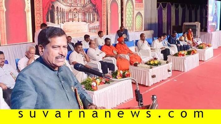 Union Minister Suresh Angadi talks Over Sangolli Rayanna BirthPlace Development Union Minister Suresh Angadi talks Over Sangolli Rayanna BirthPlace Development
