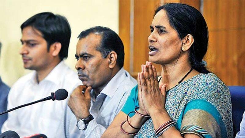 Nirbhaya rape case: Victim's mother hopes Supreme Court rejects curative pleas of convicts