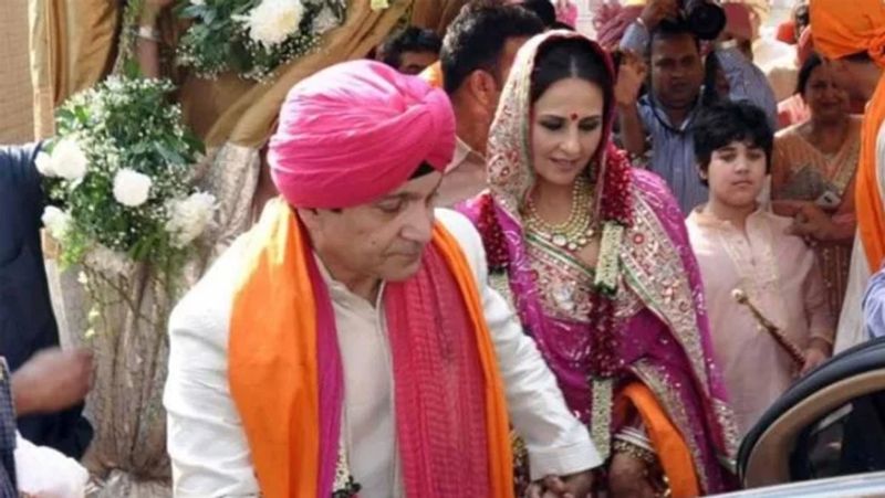 दरअसल अलका ने 40 साल की उम्र में 15 साल बड़े बिजनेसमैन सुरेंद्र हीरानंदानी से लव मैरिज की थी। सुरेंद्र की ये दूसरी शादी थी। सुरेंद्र कंस्ट्रक्शन कंपनी हीरानंदानी ग्रुप के मैनेजिंग डायरेक्टर हैं।