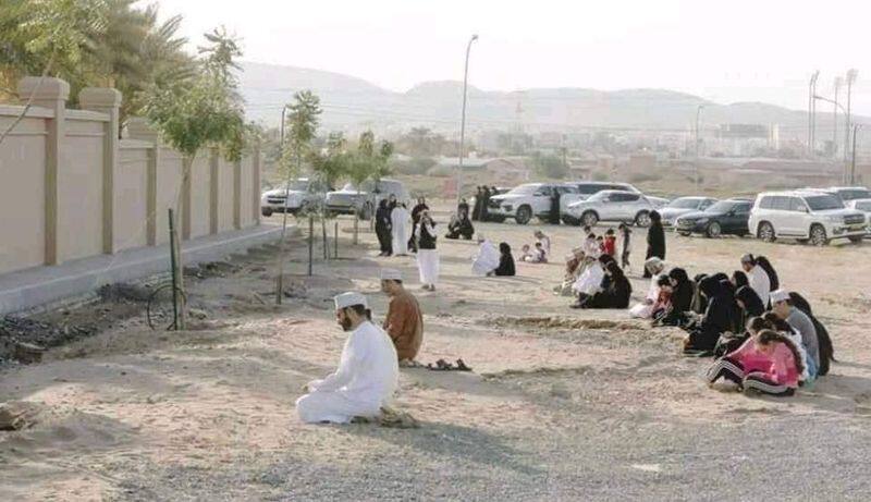 omani people offer condolences to sultan qaboos