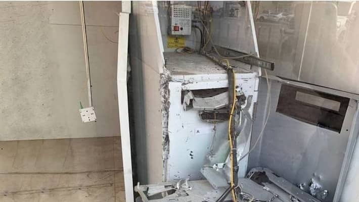 Two attempted to break atm with hammer in UAE try to steal cash Two attempted to break atm with hammer in UAE try to steal cash