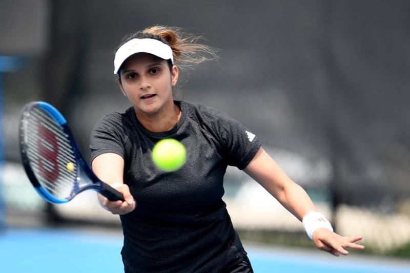 hobart international sania mirza make winning after return pregnancy