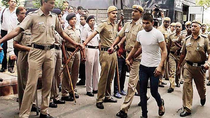 Nirbhaya rapist breaks down in Jail after court verdict Nirbhaya rapist breaks down in Jail after court verdict