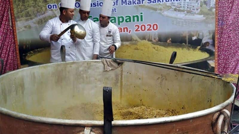 Himachal: Chefs prepare 1,995kg of Khichdi on Makar sankranti, set world record
