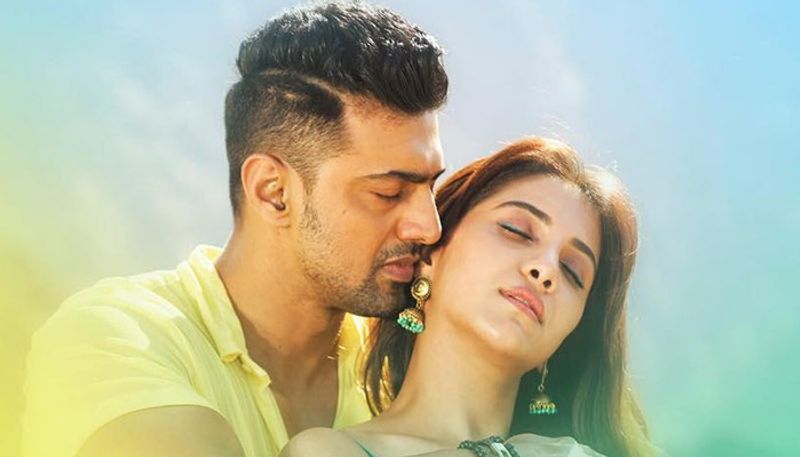 প্রতিটি ছবিতেই বিপরীতে দেব। ক্রমেই বাড়তে থাকে সম্পর্কের গভীরতা। তাঁদের মধ্যে পর্দায় থাকা রসায়ন এক কথায় সুপারহিট।