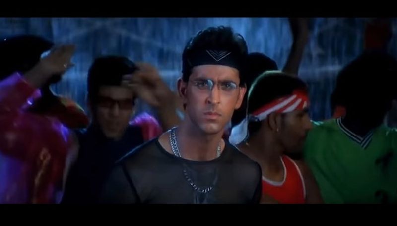 'এক পাল কা জিনা'গান শেষ হওয়ার পরই রাজ এসে সোনিয়ার সঙ্গে কথা বলে। সেখান থেকে শুরু হয় তাদের প্রথম আলাপ। তারপর থেকেই দুজনের মধ্যে প্রেম শুরু হয়।