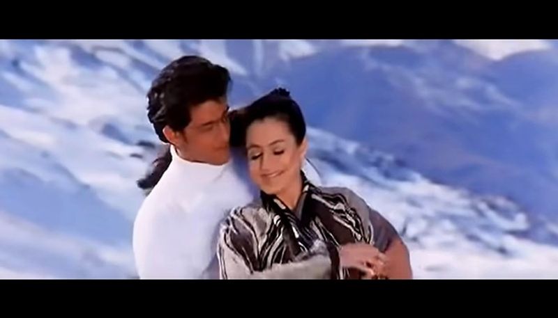 প্রাক্তনকে ভোলার জন্য নিউজিল্যান্ডে গেছিলেন আমিশা। আর সেখানেই আলাপ হয় হৃতিকের সঙ্গে।