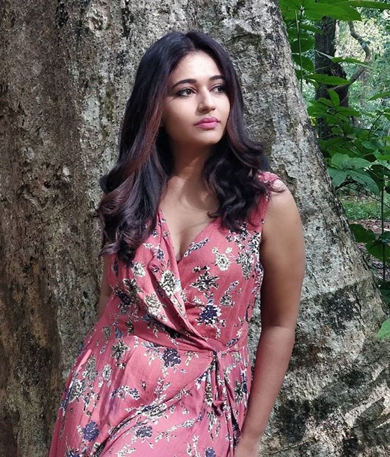 Heroine Poonam Bajwa Latest Instagram Photos