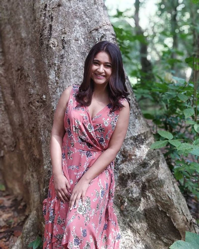 Heroine Poonam Bajwa Latest Instagram Photos