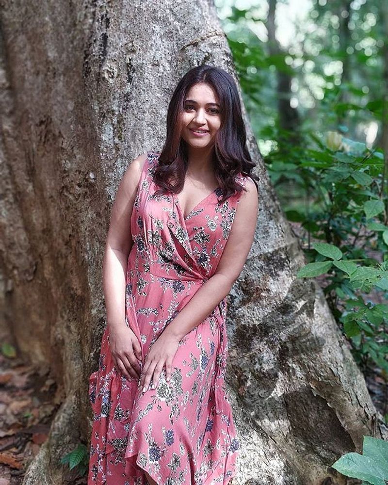 Heroine Poonam Bajwa Latest Instagram Photos