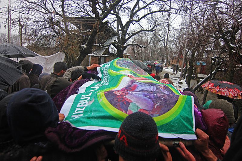 People offer prayers at grave of hizbul terrorist Umer Hafiz in jammu kashmir KPP