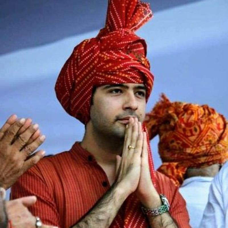 इन पर आम आदमी पार्टी के दक्षिणी दिल्ली लोकसभा सीट पर संगठन को मजबूत करने की जिम्मेदारी है। चड्ढा आम आदमी पार्टी की राष्ट्रीय कार्यकारिणी के सदस्य और पार्टी के राष्ट्रीय प्रवक्ता हैं। चड्ढा दक्षिणी दिल्ली की समस्याओं को बढ़-चढ़ कर उठाते रहे हैं।