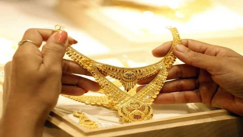 The price of gold has sharply decreased straight 4thday: check rate in chennai, kovai, vellore and trichy