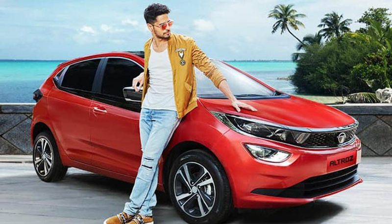 বলি হার্টথ্রব সিদ্ধার্থ মলহোত্রা আজ ৩৫ বছরে পা দিলেন। নিজের জন্মদিনের দিনই সকাল সকাল ভক্তদের উপহারও দিয়েছেন অভিনেতা।