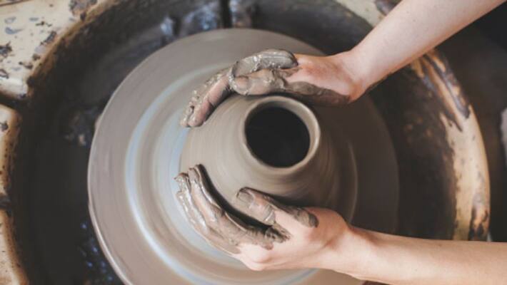 If a clay pot in the house there will never be a lack of money BDD If a clay pot in the house there will never be a lack of money BDD