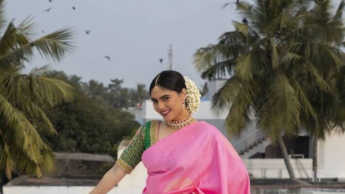 Actress Sherin Shringer Pink Saree Latest Photo Going Viral Actress Sherin Shringer Pink Saree Latest Photo Going Viral